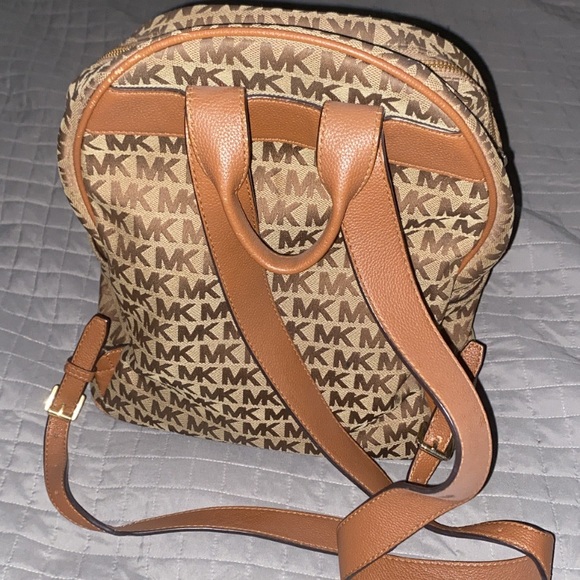 MICHAEL KORS MK LOGO BACKPACK in good condition!! - Picture 2 of 7